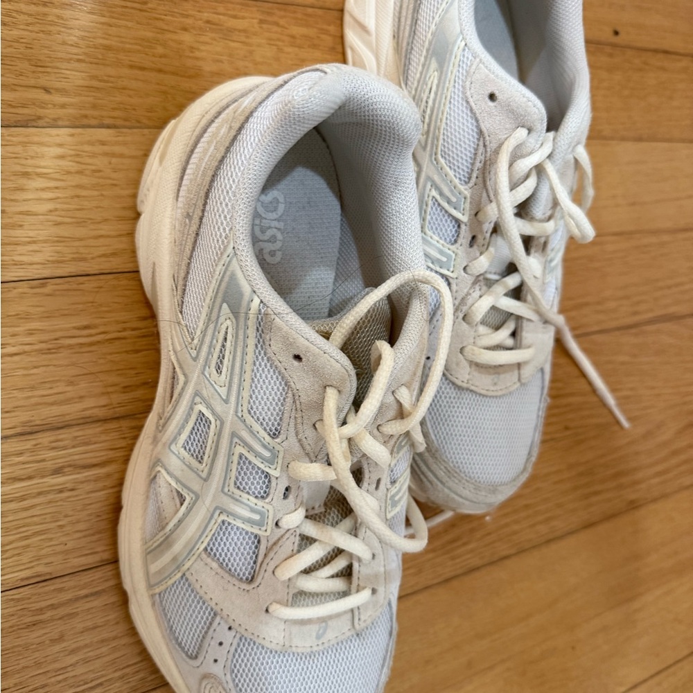 ASICS Gel 1130 White Mesh Sneakers.  Used, Good Condition.  Women's 8.5.